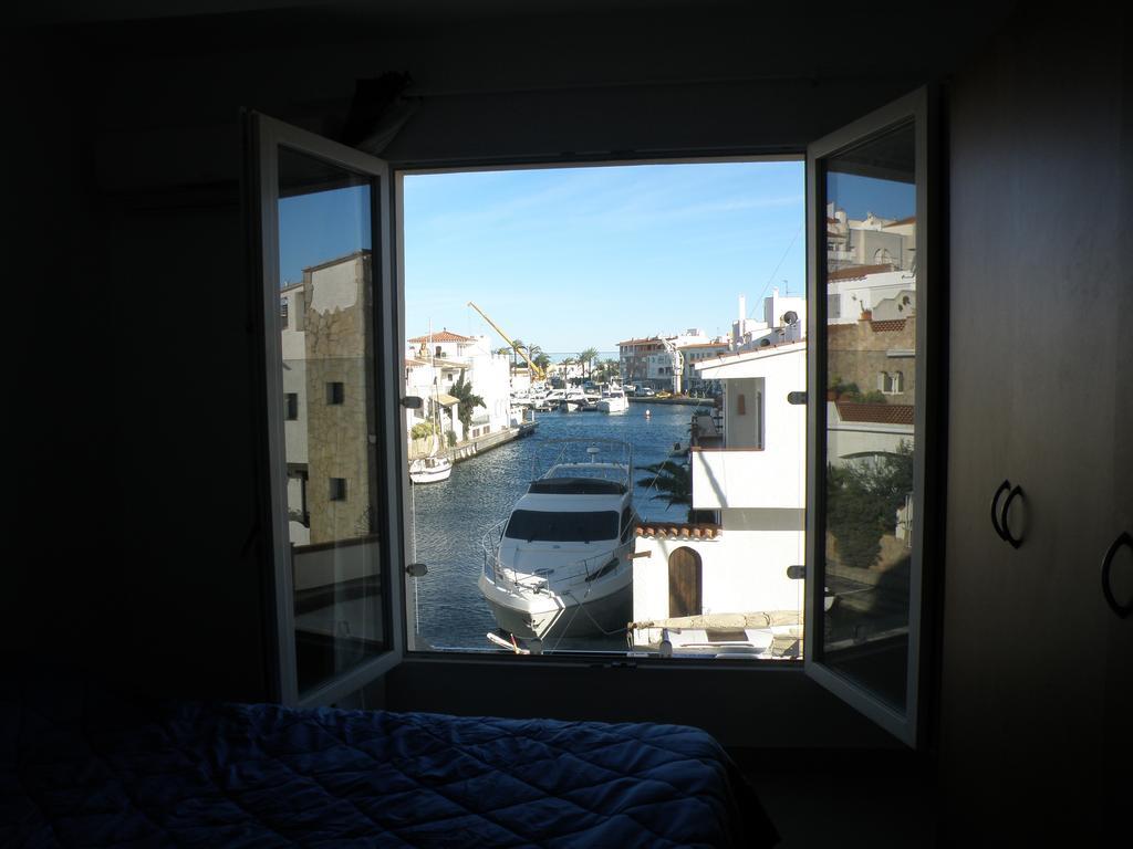 Waterside Apartment - Two Bedroom エンプリアブラバ 部屋 写真